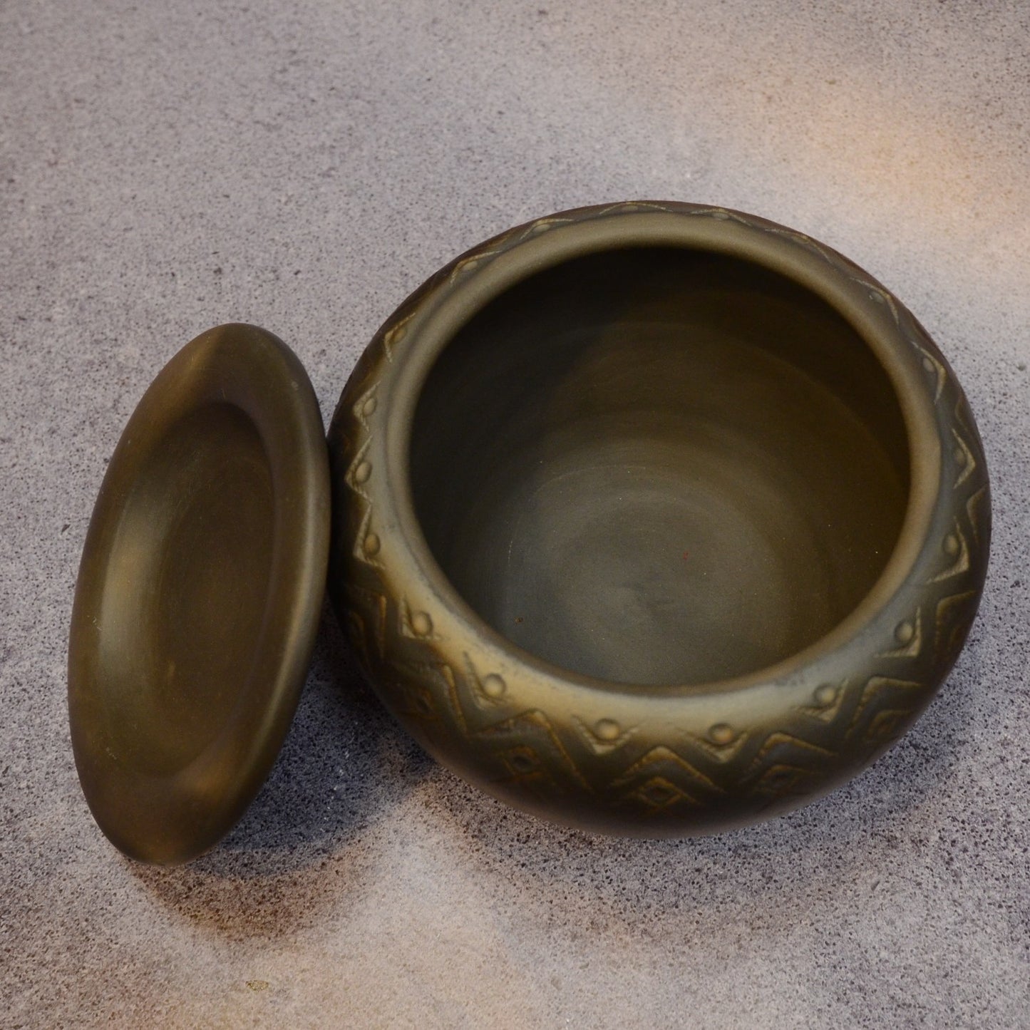 Podiņš ar vāku, 2,5 l