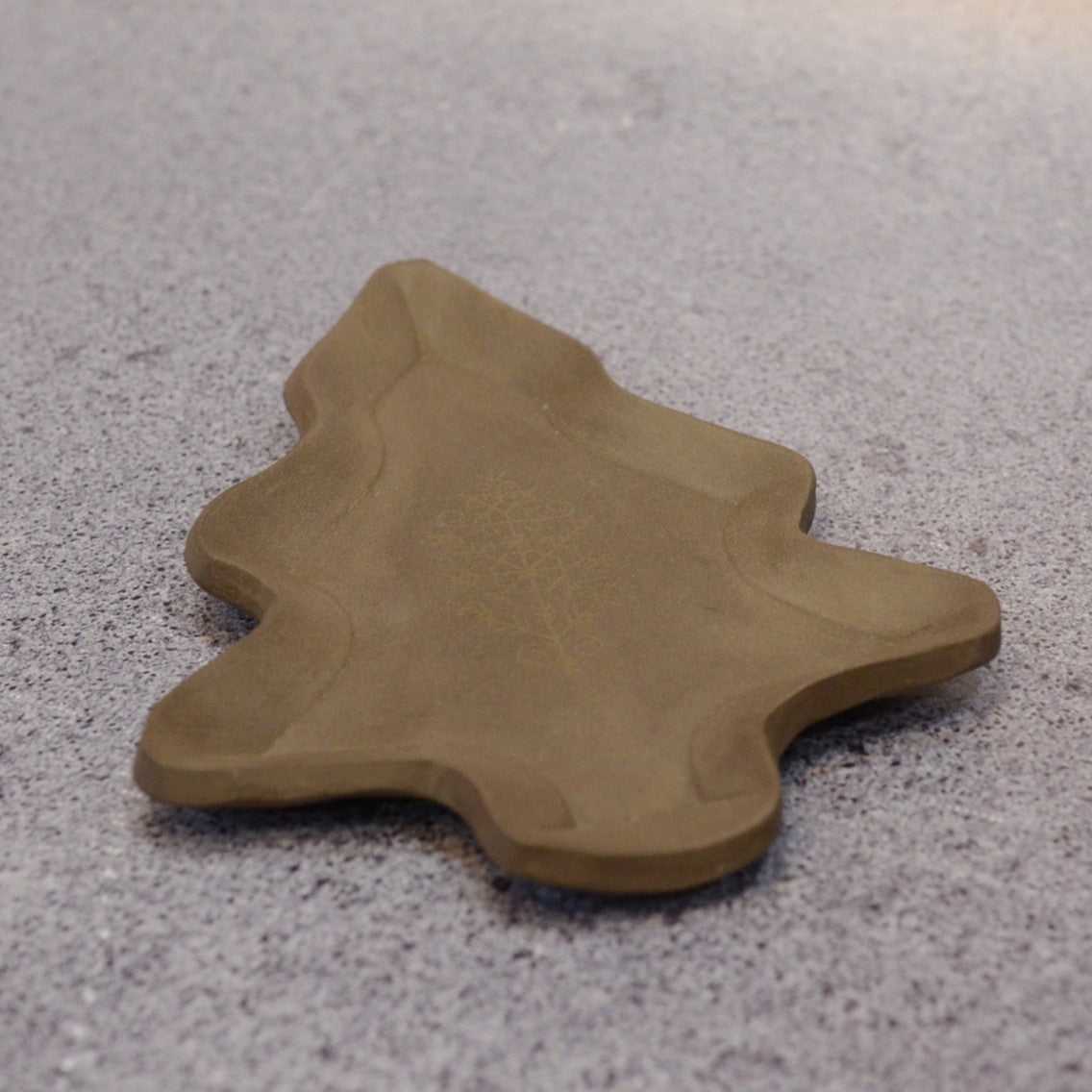 Brūnā egle "Austras koks", mazā