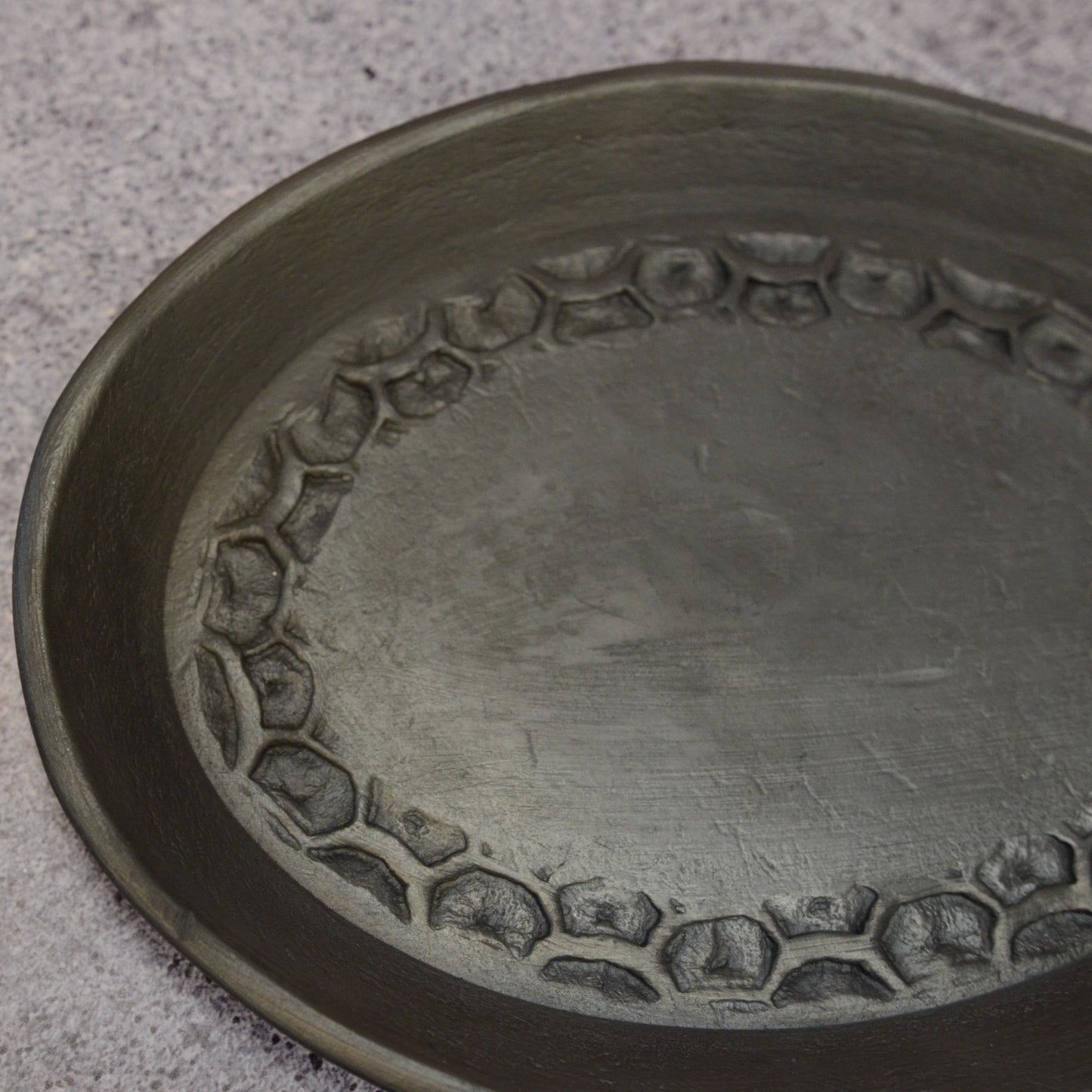 Ovālis šķīvis "Čiekurs"