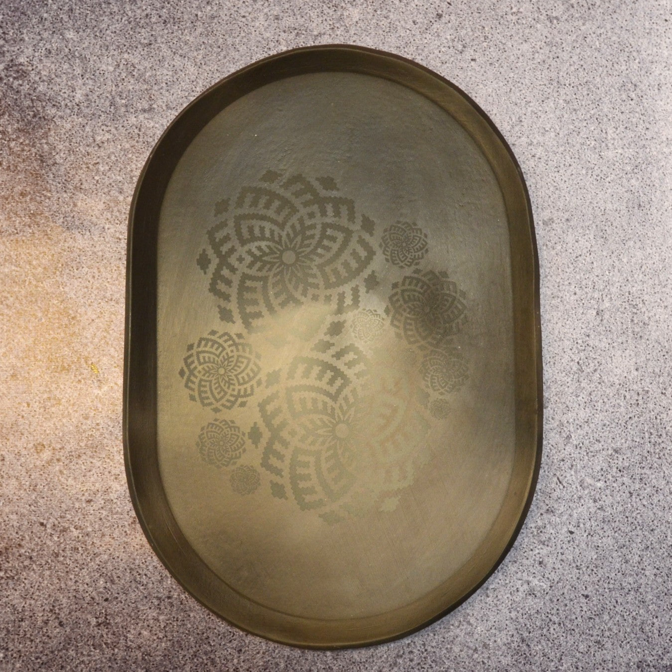 Lielais ovāls Mēžģīne