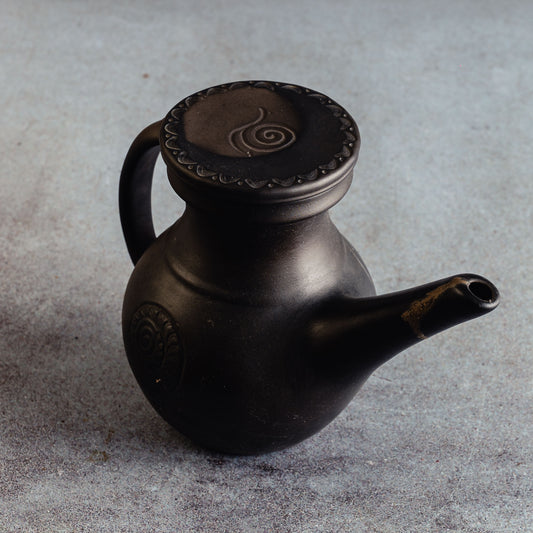 Krūka ar vāku